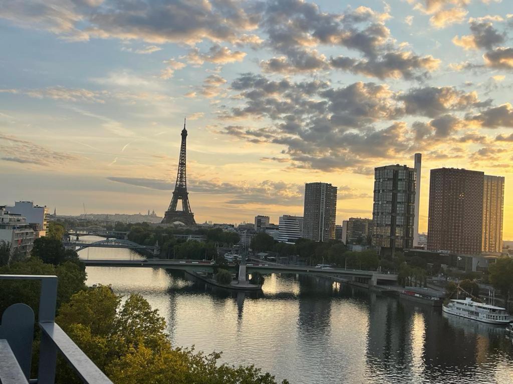 Appartement Vue Tour Eiffel Paris 16 Eme Buitenkant foto